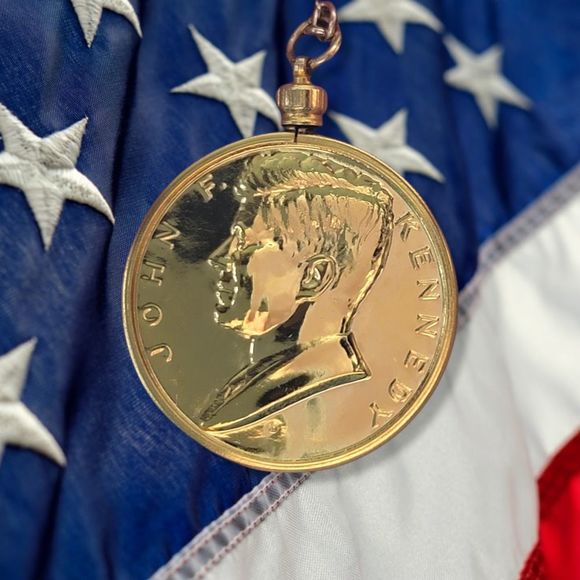 Vintage JFK Framed Gold Plated Bronze Commemorative1961 Innagural Coin - Picture 1 of 8